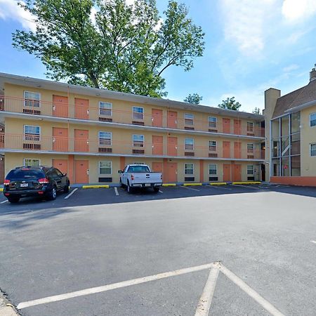 Americas Best Value Inn Media Philadelphia Bagian luar foto