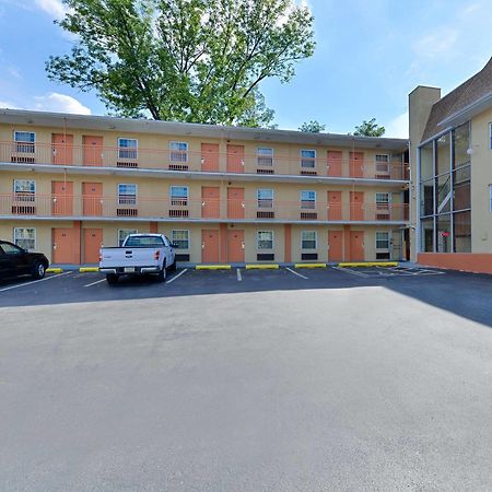 Americas Best Value Inn Media Philadelphia Bagian luar foto