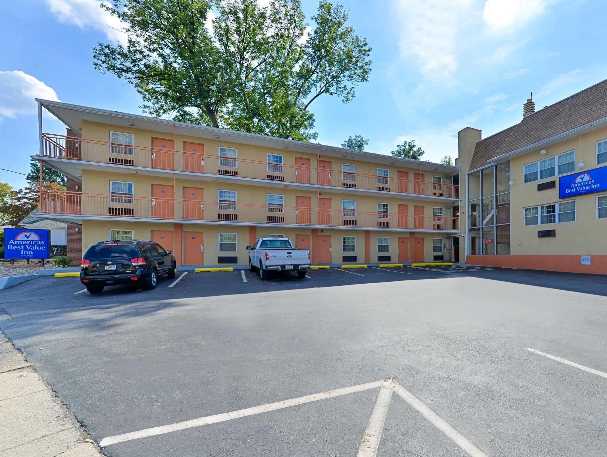 Americas Best Value Inn Media Philadelphia Bagian luar foto